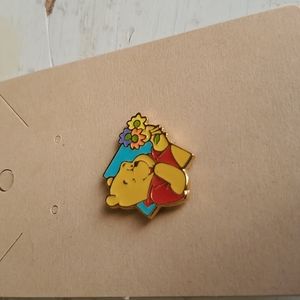 Disney Winnie the poo pin